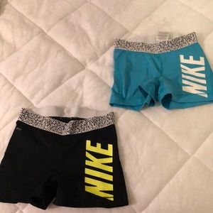 2 Nike Pro spandex